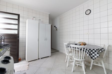 Casa à venda com 190m², 4 quartos e 6 vagasCozinha 