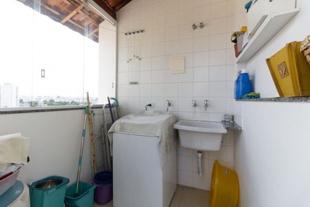 Casa à venda com 190m², 4 quartos e 6 vagasLavanderia 