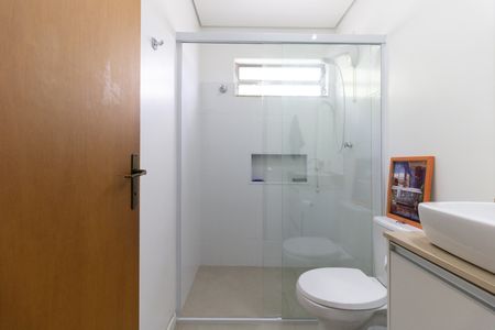 Casa à venda com 190m², 4 quartos e 6 vagasBanheiro Social 