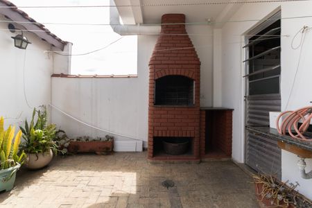 Casa à venda com 190m², 4 quartos e 6 vagasQuintal