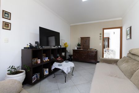 Casa à venda com 190m², 4 quartos e 6 vagasSala