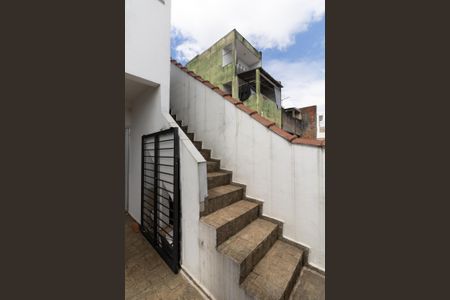 Casa à venda com 190m², 4 quartos e 6 vagasEscada 