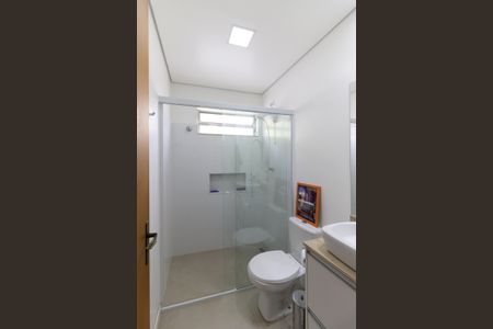 Casa à venda com 190m², 4 quartos e 6 vagasBanheiro Social 