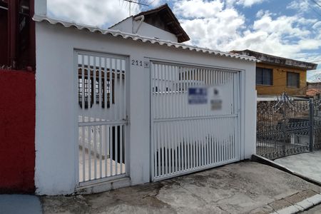 Casa à venda com 190m², 4 quartos e 6 vagasFachada 