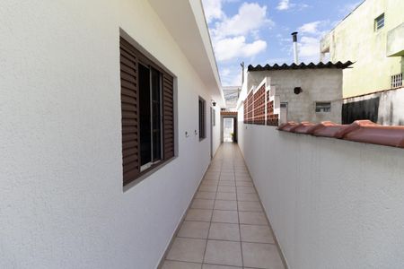 Casa à venda com 190m², 4 quartos e 6 vagasCorredor Lateral 