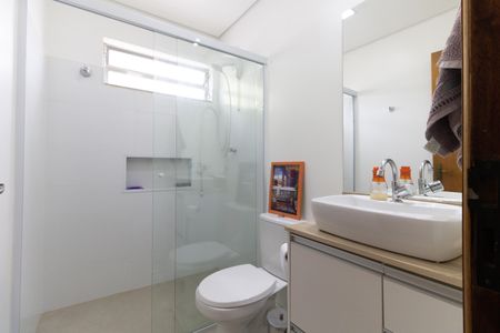 Casa à venda com 190m², 4 quartos e 6 vagasBanheiro Social 