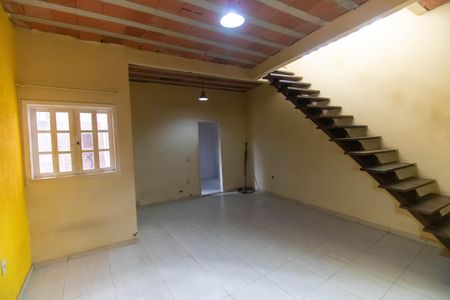 Sala de casa para alugar com 2 quartos, 70m² em Lindo Parque, São Gonçalo