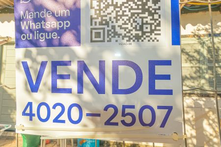 Casa à venda com 335m², 2 quartos e 1 vagaPlaca instalada