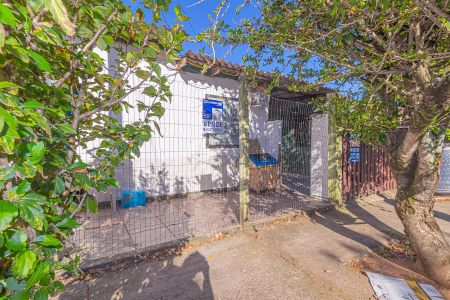 Casa à venda com 335m², 2 quartos e 1 vagaFachada