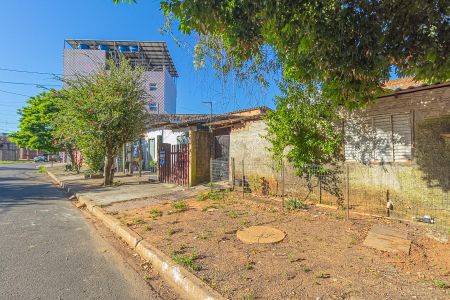 Casa à venda com 335m², 2 quartos e 1 vagaFachada