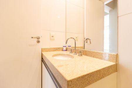 Apartamento à venda com 67m², 2 quartos e 2 vagas Apartamento à venda com 67m², 2 quartos e 2 vagasBanheiro