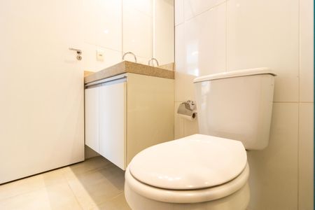 Apartamento à venda com 67m², 2 quartos e 2 vagas Apartamento à venda com 67m², 2 quartos e 2 vagasBanheiro