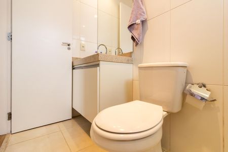 Apartamento à venda com 67m², 2 quartos e 2 vagas Apartamento à venda com 67m², 2 quartos e 2 vagasBanheiro da Suíte