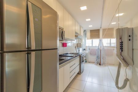 Apartamento à venda com 67m², 2 quartos e 2 vagas Apartamento à venda com 67m², 2 quartos e 2 vagasCozinha e Área de Serviço