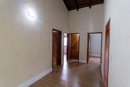 Casa à venda com 200m², 4 quartos e 3 vagasCorredor