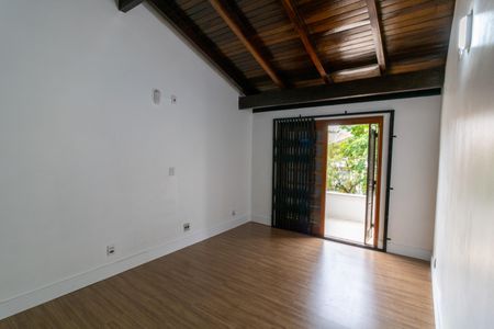 Casa à venda com 200m², 4 quartos e 3 vagasSuíte