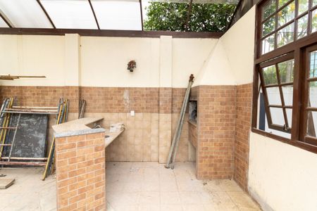 Casa à venda com 200m², 4 quartos e 3 vagasChurrasqueira