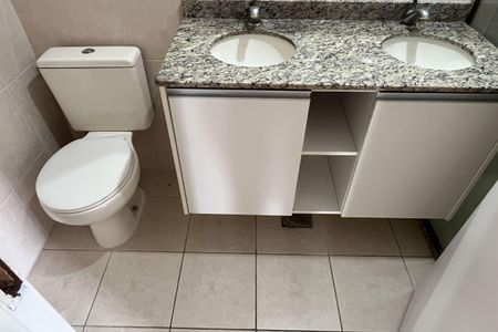 Apartamento para alugar com 127m², 4 quartos e 2 vagasBanheiro da Suíte 3