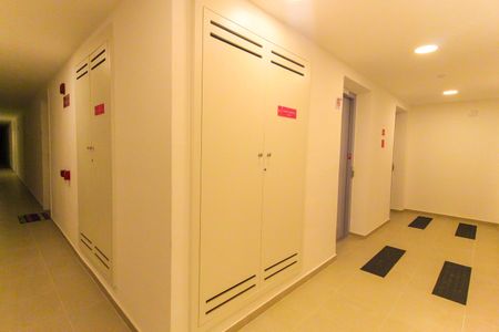 Apartamento para alugar com 36m², 2 quartos e sem vaga Apartamento para alugar com 36m², 2 quartos e sem vagaHall