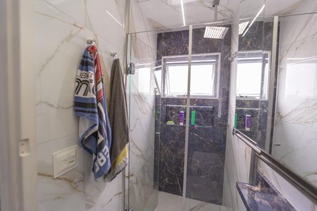 Casa de condomínio à venda com 122m², 2 quartos e 2 vagas Casa de condomínio à venda com 122m², 2 quartos e 2 vagasBanheiro do Quarto 2