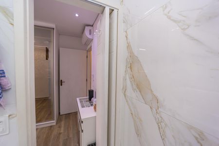 Casa de condomínio à venda com 122m², 2 quartos e 2 vagas Casa de condomínio à venda com 122m², 2 quartos e 2 vagasBanheiro do Quarto 1