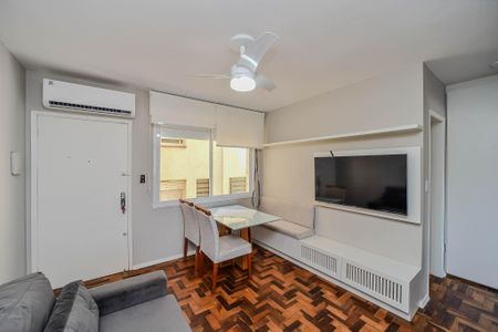 Sala de apartamento para alugar com 1 quarto, 40m² em Vila Ipiranga, Porto Alegre