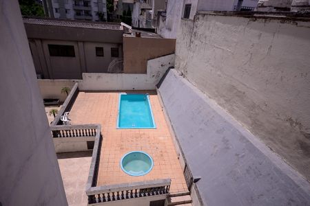 Apartamento à venda com 65m², 2 quartos e 2 vagas Apartamento à venda com 65m², 2 quartos e 2 vagasÁrea comum - Piscina