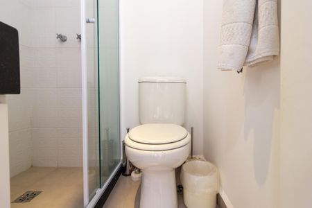 Apartamento para alugar com 63m², 2 quartos e 1 vaga Apartamento para alugar com 63m², 2 quartos e 1 vagaBanheiro da Suíte 1