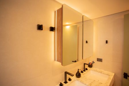 Apartamento à venda com 107m², 2 quartos e 2 vagasBANHEIRO DA SUÍTE 1