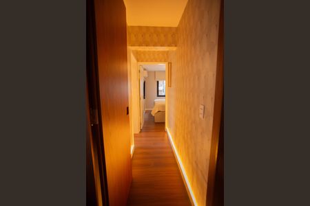 Apartamento à venda com 107m², 2 quartos e 2 vagasCORREDOR