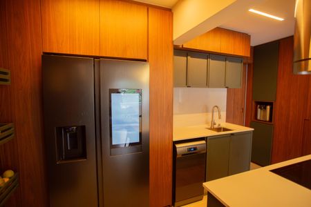 Apartamento à venda com 107m², 2 quartos e 2 vagasCOZINHA