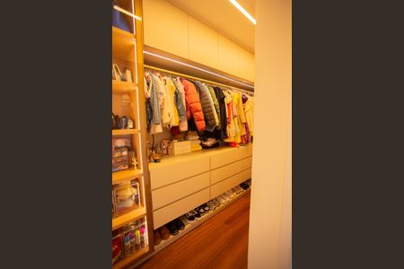 Apartamento à venda com 107m², 2 quartos e 2 vagasSUÍTE 2