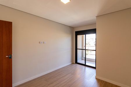 Casa à venda com 3 quartos, 150m² em Vila Salete, São Paulo