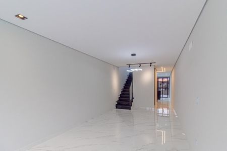 Casa à venda com 150m², 3 quartos e 3 vagas Casa à venda com 150m², 3 quartos e 3 vagasSala