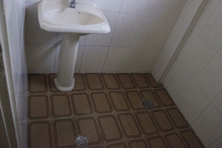 Casa à venda com 93m², 4 quartos e 1 vagaBanheiro (casa 1)