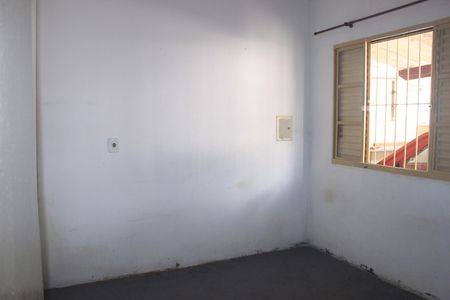 Casa à venda com 93m², 4 quartos e 1 vagaQuarto (casa 2)