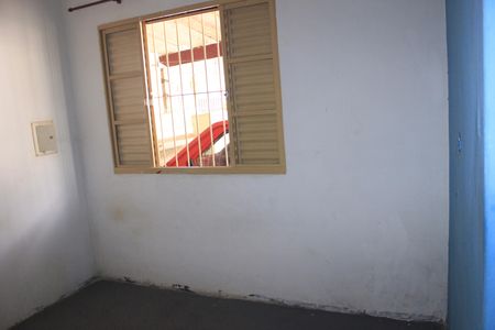 Casa à venda com 93m², 4 quartos e 1 vagaQuarto (casa 2)