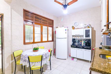 Casa de condomínio à venda com 102m², 4 quartos e 1 vaga Casa de condomínio à venda com 102m², 4 quartos e 1 vagaCozinha