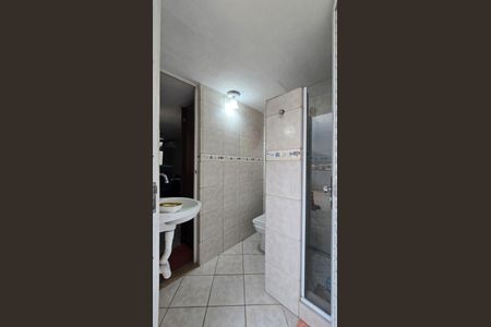 Casa de condomínio à venda com 102m², 4 quartos e 1 vaga Casa de condomínio à venda com 102m², 4 quartos e 1 vagaBanheiro de serviço