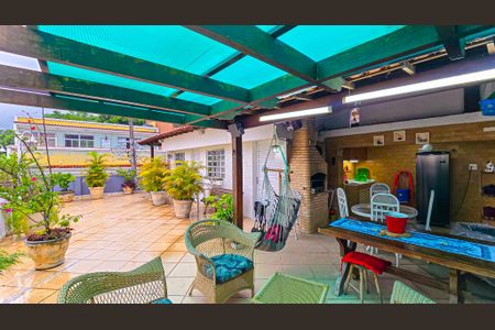 Casa de condomínio à venda com 102m², 4 quartos e 1 vaga Casa de condomínio à venda com 102m², 4 quartos e 1 vagaTerraço