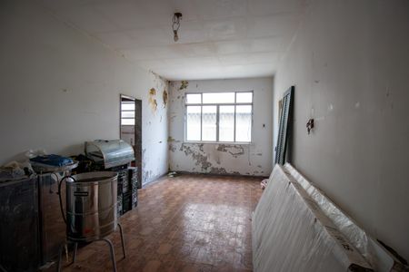 Sala de casa à venda com 3 quartos, 200m² em Vaz Lobo, Rio de Janeiro