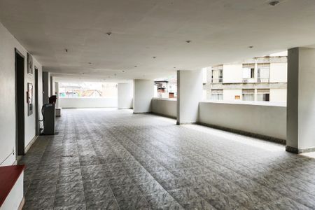 Apartamento à venda com 100m², 2 quartos e 1 vagaÁrea Comum 