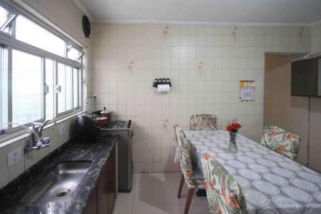 Casa para alugar com 210m², 3 quartos e 2 vagas