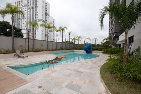 Apartamento à venda com 62m², 2 quartos e 2 vagas Apartamento à venda com 62m², 2 quartos e 2 vagasÁrea comum - Piscina