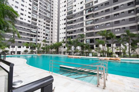 Apartamento à venda com 62m², 2 quartos e 2 vagas Apartamento à venda com 62m², 2 quartos e 2 vagasÁrea comum - Piscina