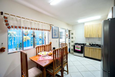 Casa para alugar com 120m², 2 quartos e sem vagaCozinha