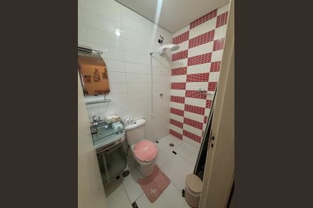 Casa à venda com 272m², 4 quartos e 2 vagasBanheiro