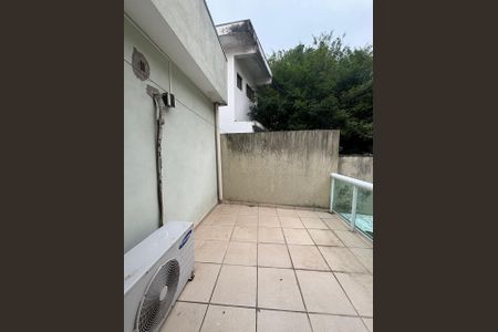 Casa à venda com 272m², 4 quartos e 2 vagasVaranda