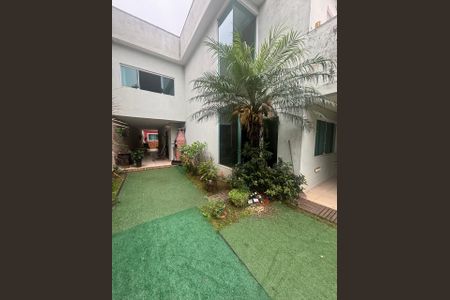 Casa à venda com 272m², 4 quartos e 2 vagasÁrea externa