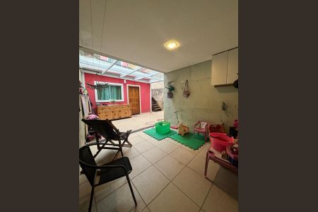 Casa à venda com 272m², 4 quartos e 2 vagasÁrea externa